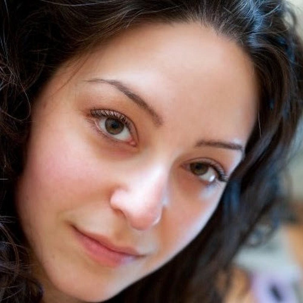 Meet your Posher, Carrie